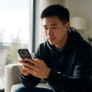 长期观赛用户在手机端查看足球比赛比分